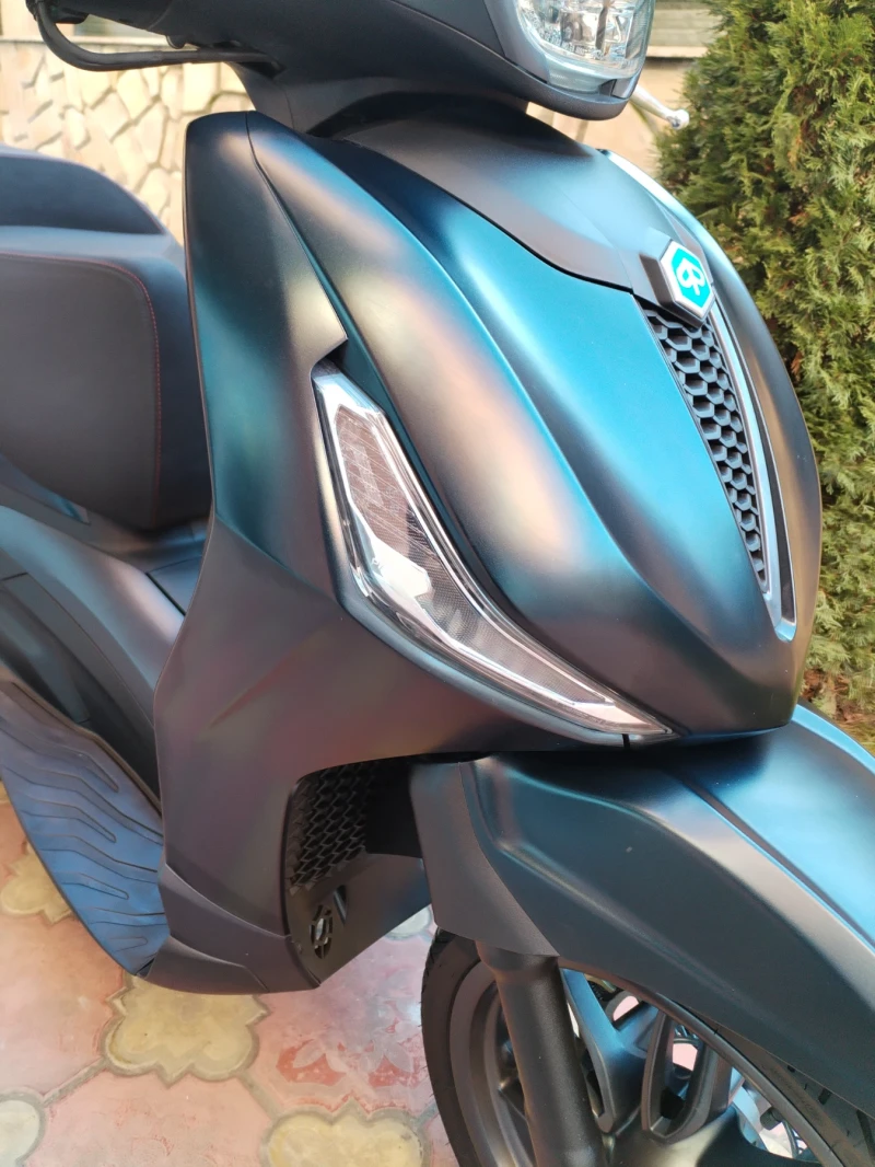 Piaggio Beverly 300HPE S ABS ASR NOV!!! , снимка 9 - Мотоциклети и мототехника - 52743046