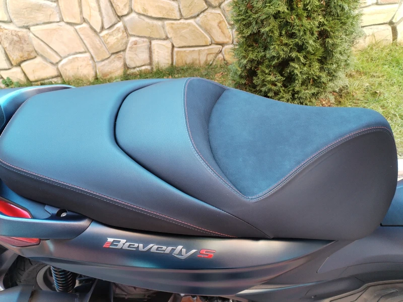 Piaggio Beverly 300HPE S ABS ASR NOV!!! , снимка 10 - Мотоциклети и мототехника - 52743046
