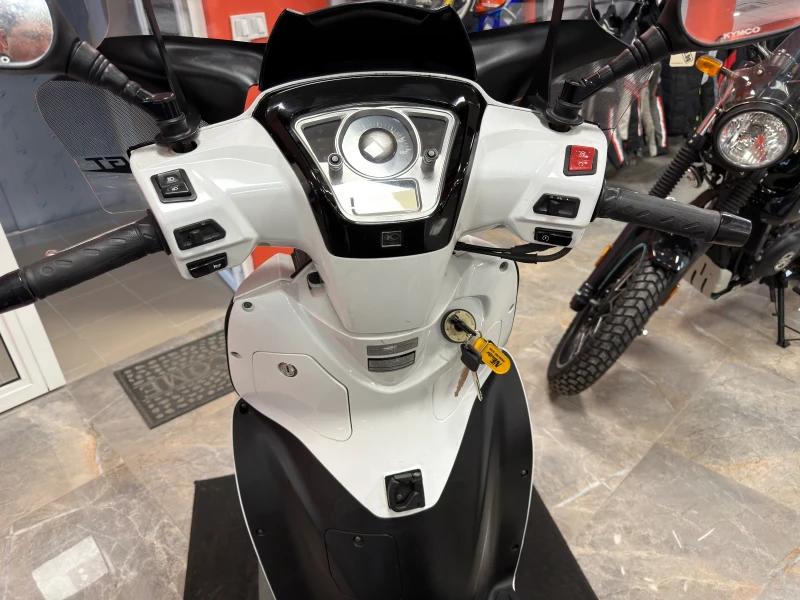 Kymco People 300i, снимка 12 - Мотоциклети и мототехника - 53190104