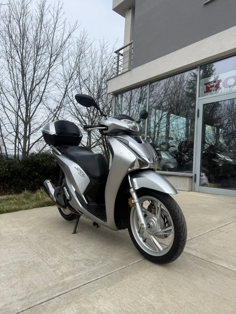 Honda Sh 150ABS LED 2017, снимка 2 - Мотоциклети и мототехника - 53474585