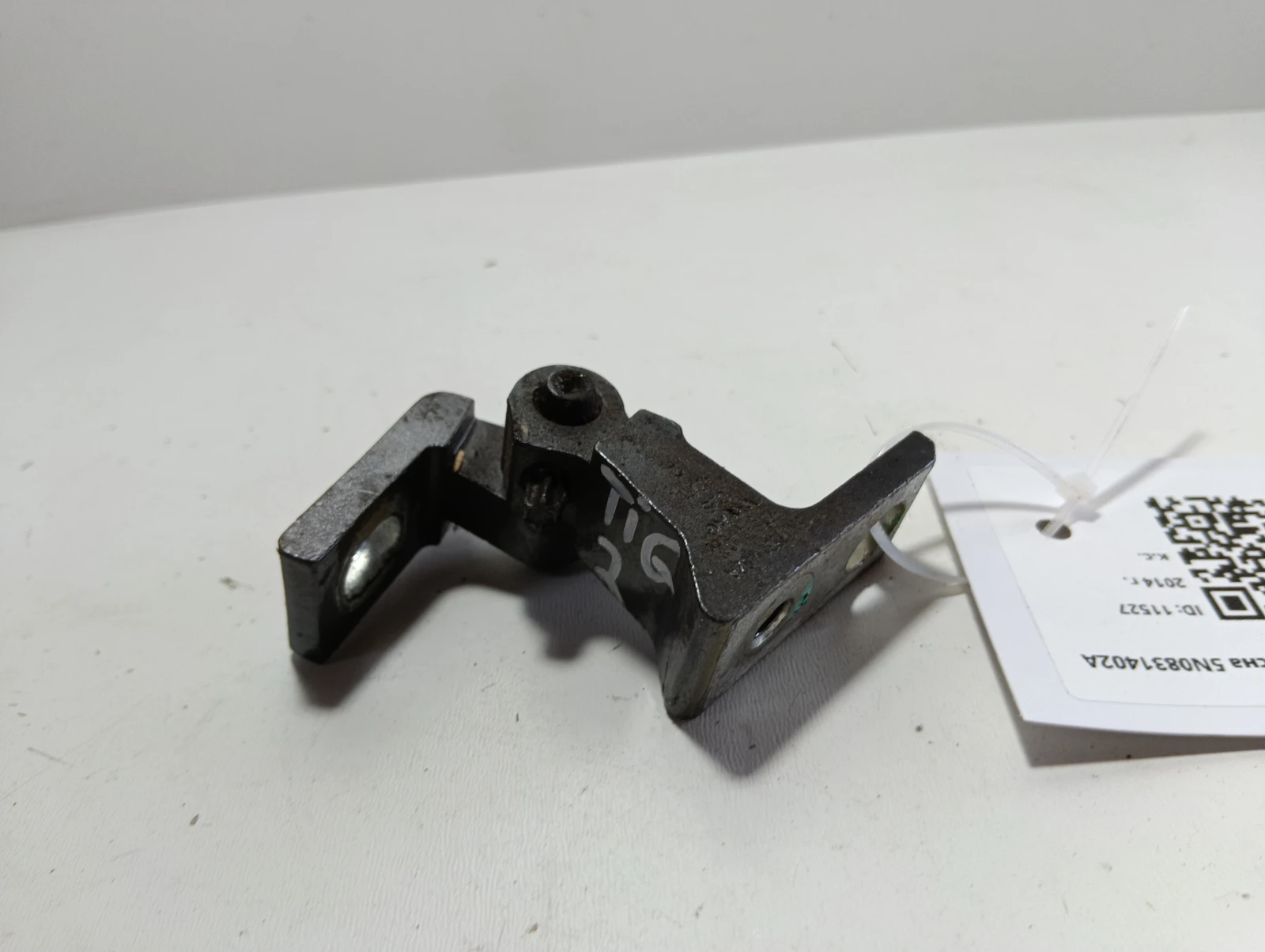 панта задна дясна 5N0831402A VW Tiguan