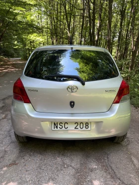 Toyota Yaris 1.33 Автоматик перфектно състояние, снимка 5