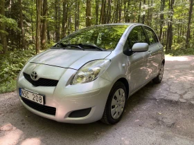 Toyota Yaris 1.33 Автоматик перфектно състояние, снимка 1