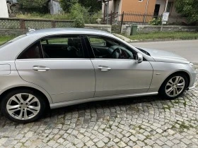 Mercedes-Benz E 220, снимка 8