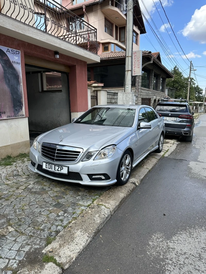 Mercedes-Benz E 220, снимка 3 - Автомобили и джипове - 47165394