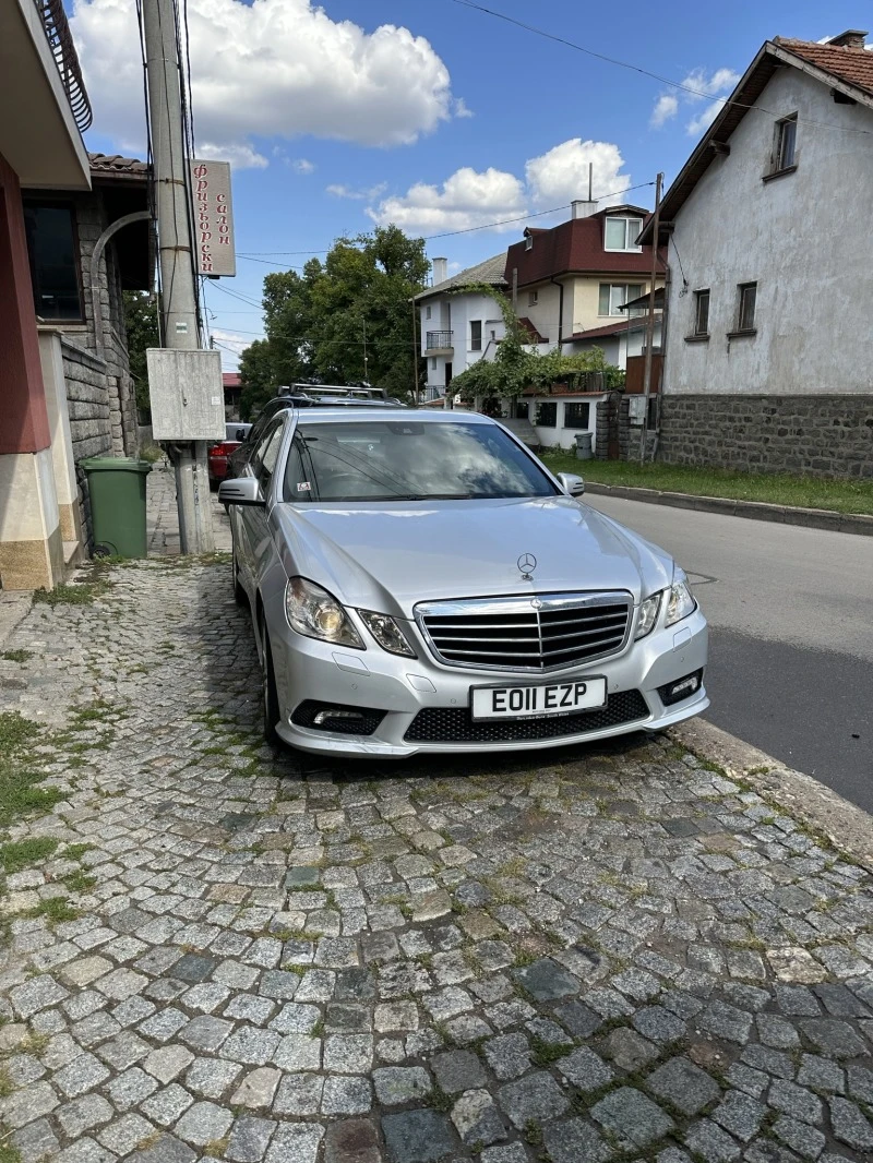 Mercedes-Benz E 220, снимка 1 - Автомобили и джипове - 47165394