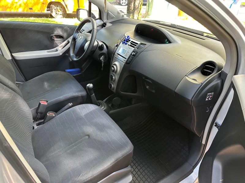 Toyota Yaris 1.4 D4D, снимка 11 - Автомобили и джипове - 47722260