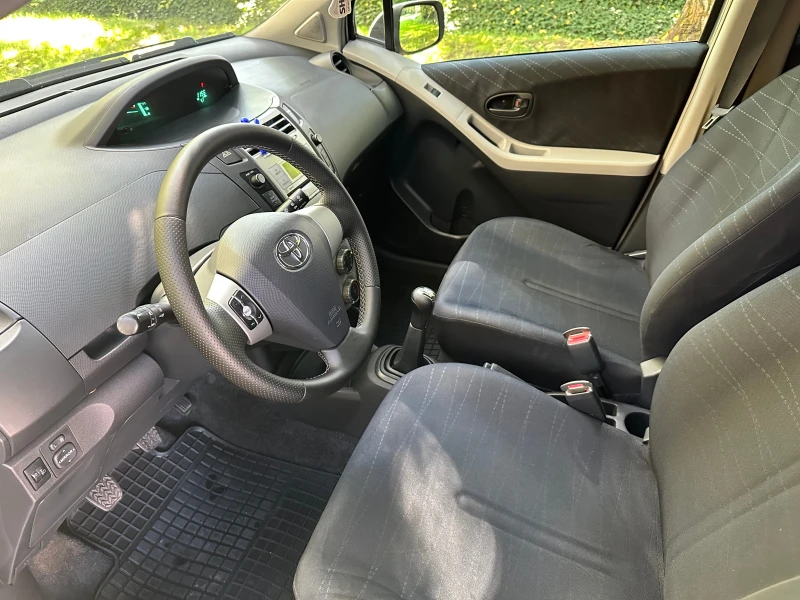 Toyota Yaris 1.4 D4D, снимка 9 - Автомобили и джипове - 47722260