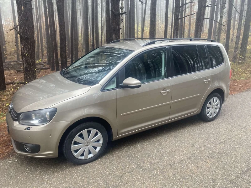 VW Touran, снимка 4 - Автомобили и джипове - 47967375