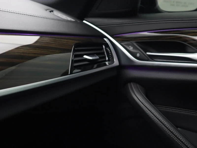 BMW 530E 530E/iPerformance/M-Pack/Distr/3D/M-Tock/360Cam/He, снимка 6 - Автомобили и джипове - 52215856