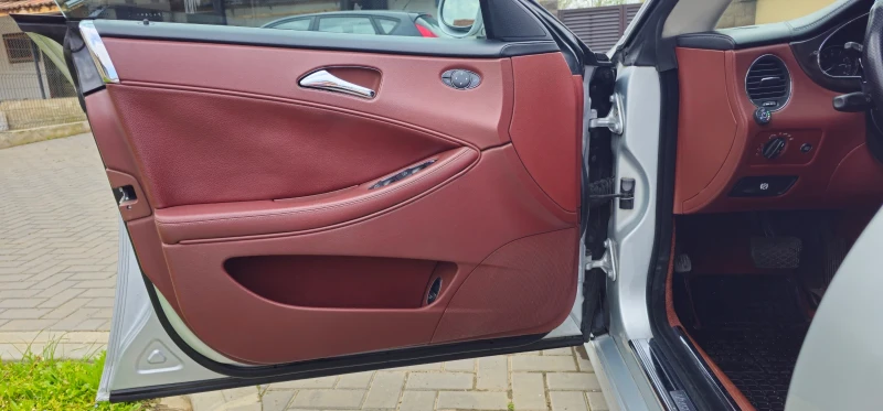 Mercedes-Benz CLS 350 AMG, снимка 17 - Автомобили и джипове - 52093761