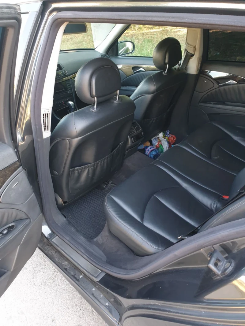 Mercedes-Benz E 320 Бензин-Газ, снимка 8 - Автомобили и джипове - 51027987