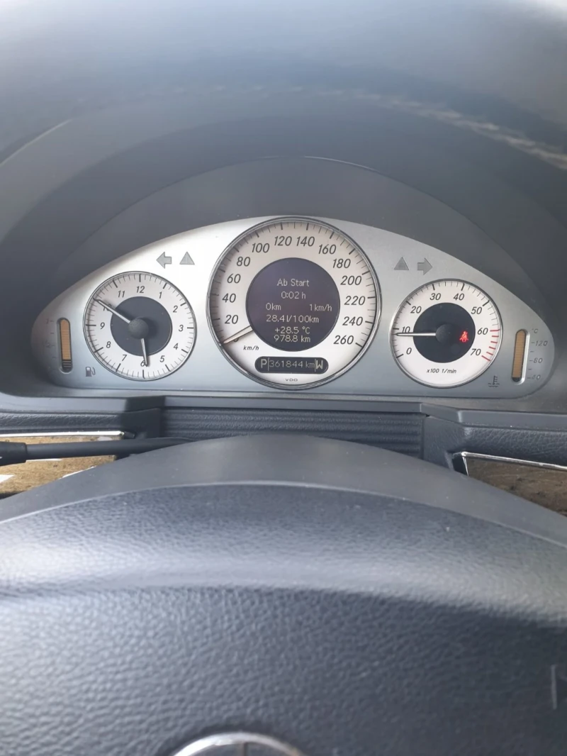 Mercedes-Benz E 320 Бензин-Газ, снимка 12 - Автомобили и джипове - 51027987