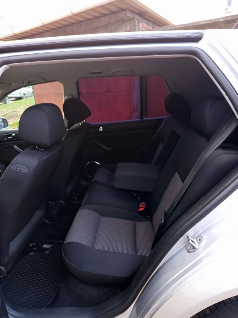 VW Golf 1.6 16v, снимка 10 - Автомобили и джипове - 52756220