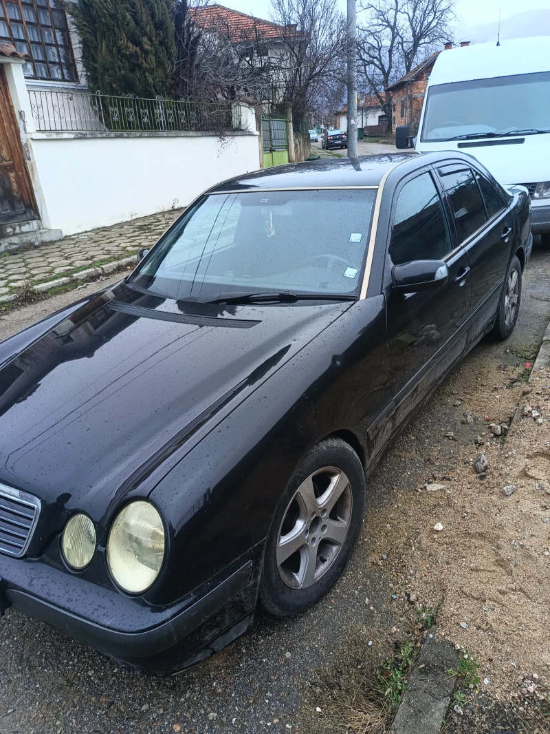 Mercedes-Benz E 220 38194, снимка 2 - Автомобили и джипове - 53571423