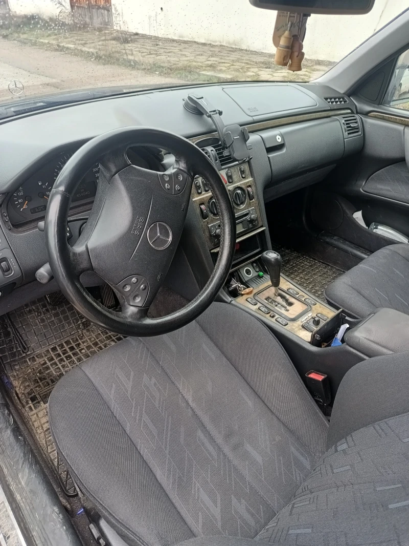 Mercedes-Benz E 220 38194, снимка 3 - Автомобили и джипове - 53571423