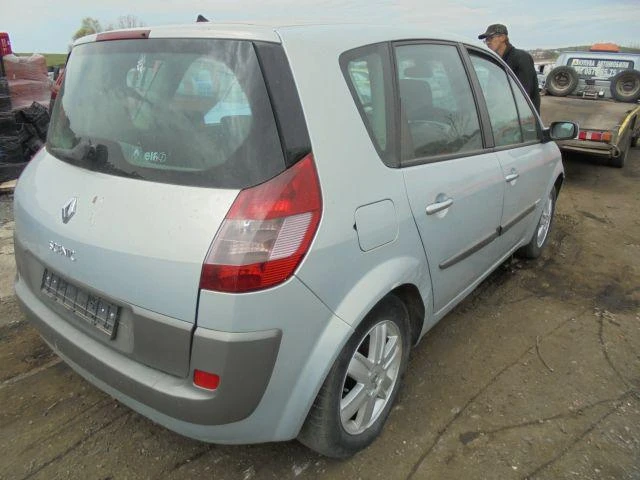 Renault Scenic, снимка 6 - Автомобили и джипове - 21348764