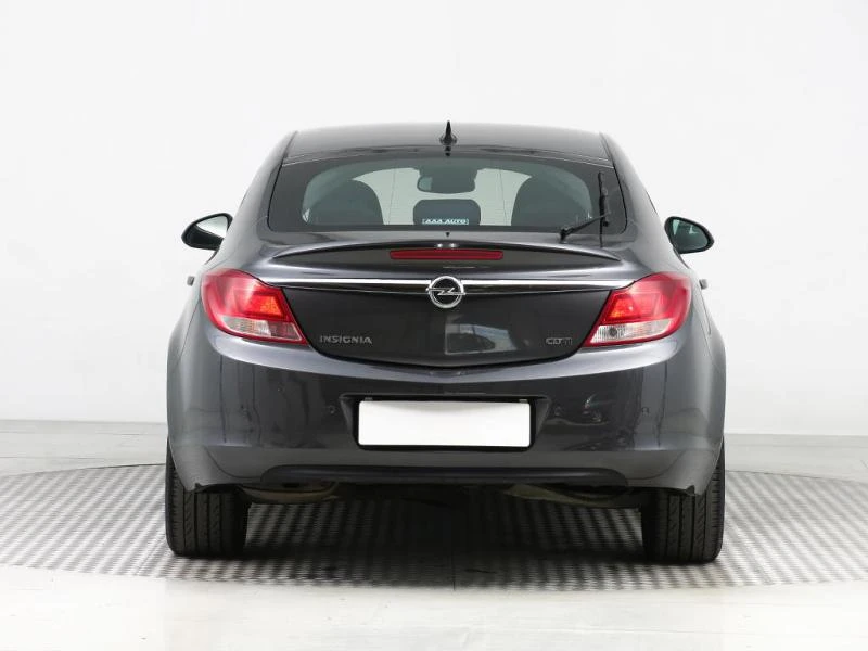 Opel Insignia 2.0CDTI-2бр., снимка 5 - Автомобили и джипове - 25401923