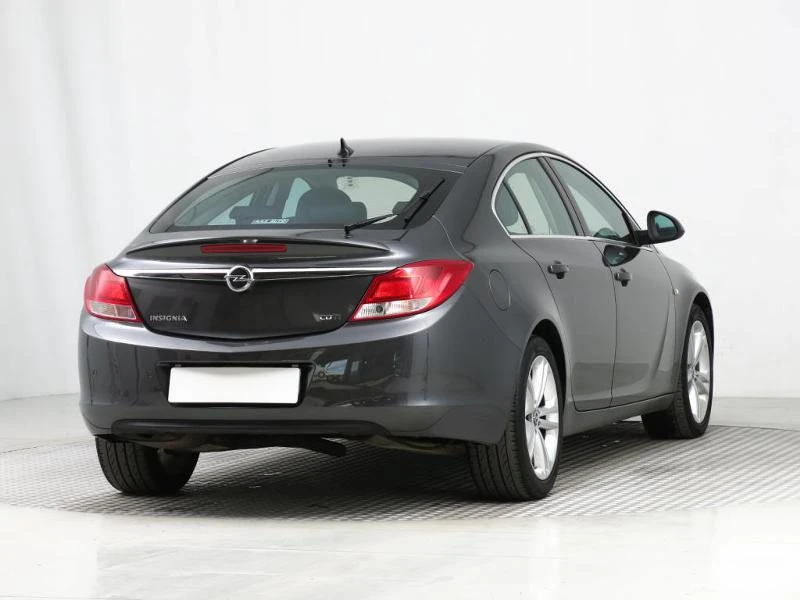 Opel Insignia 2.0CDTI-2бр., снимка 6 - Автомобили и джипове - 25401923