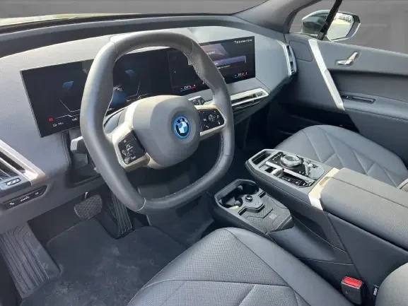 BMW iX xDrive40 = Sport Package = Гаранция, снимка 5 - Автомобили и джипове - 54957494