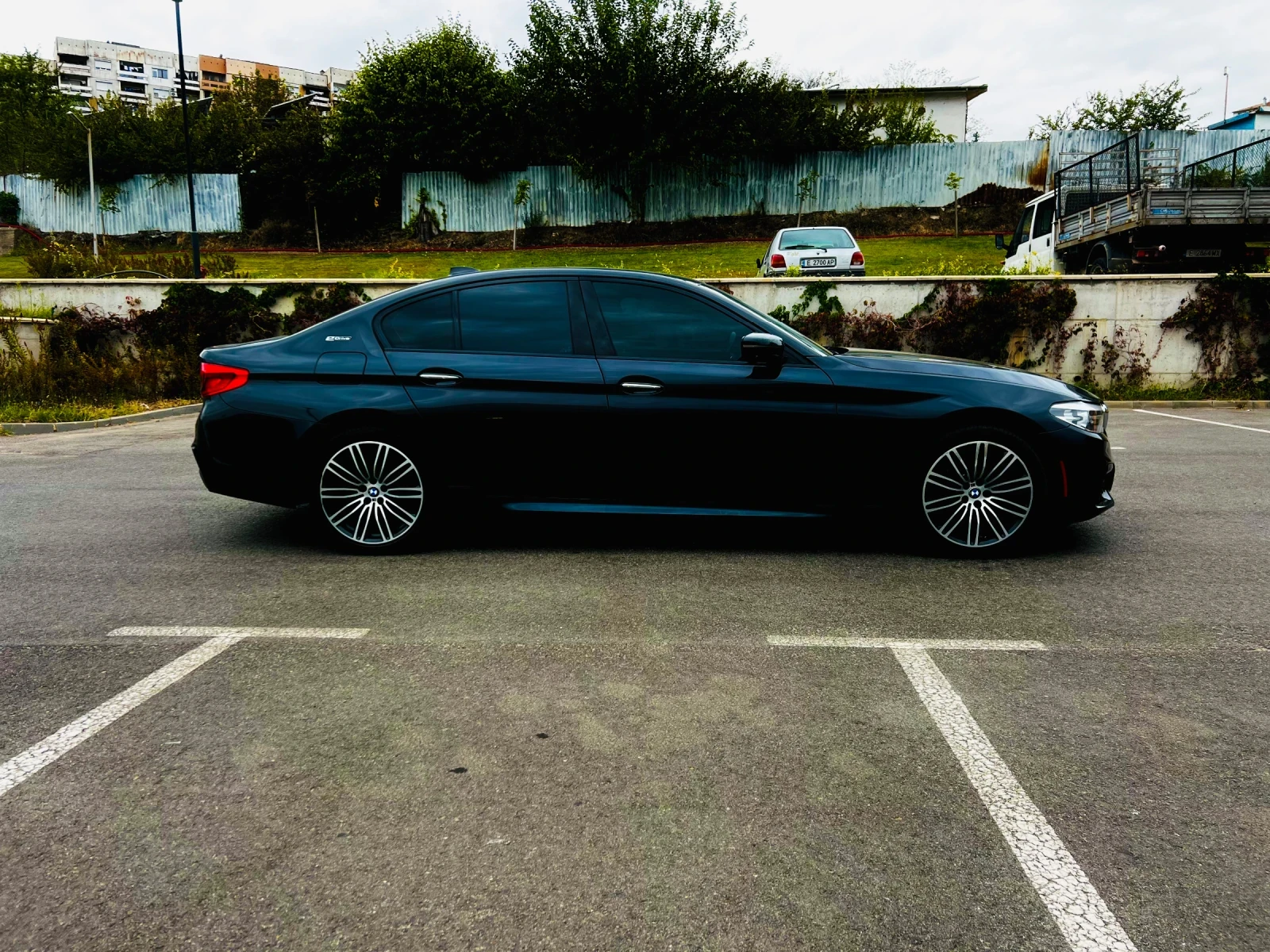 BMW 530E 530E/iPerformance/M-Pack/Distr/3D/M-Tock/360Cam/He, снимка 1