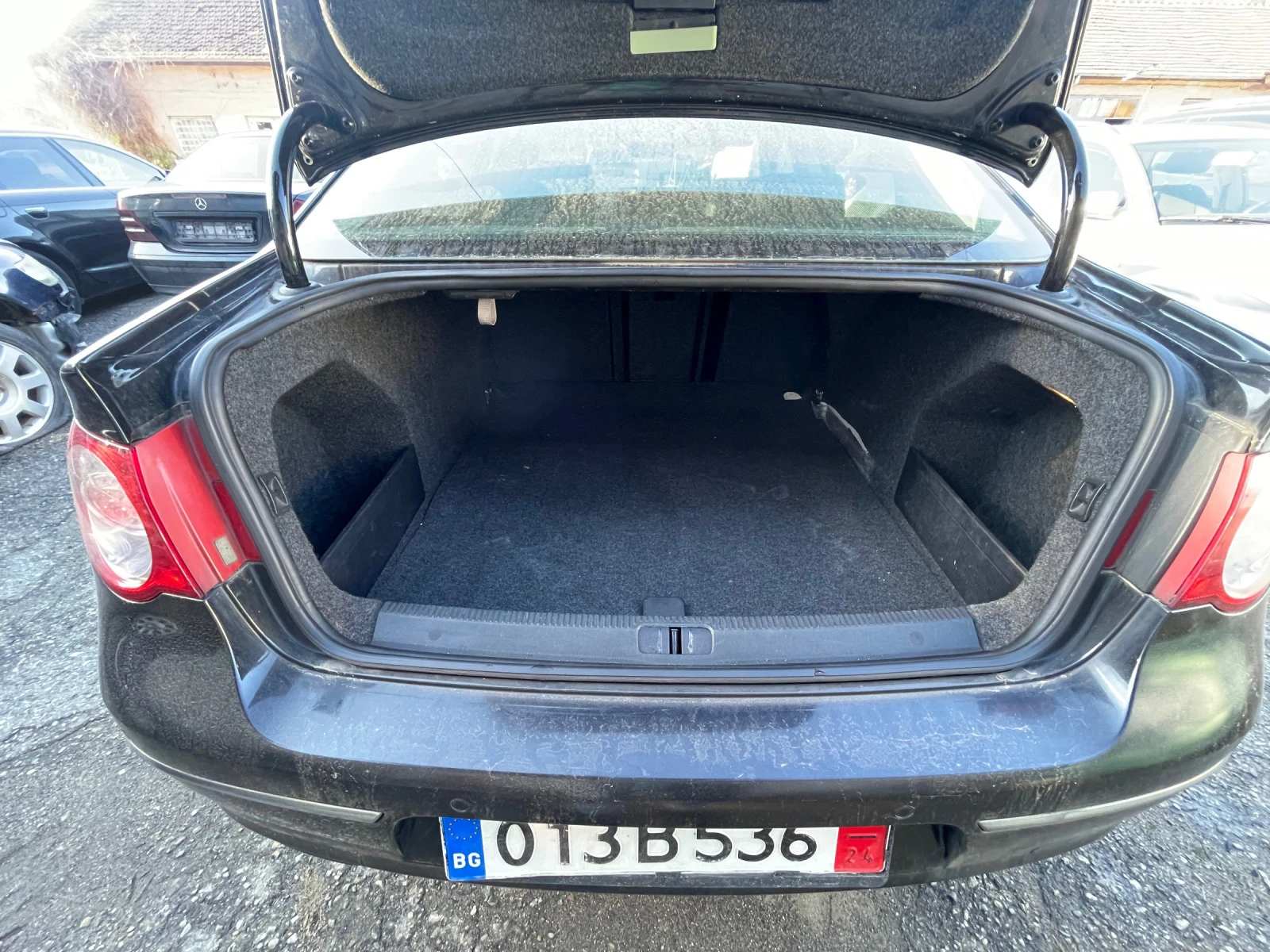 VW Passat 2.0tdi BKP 140hp НА ЧАСТИ, снимка 13 - Автомобили и джипове - 53538745