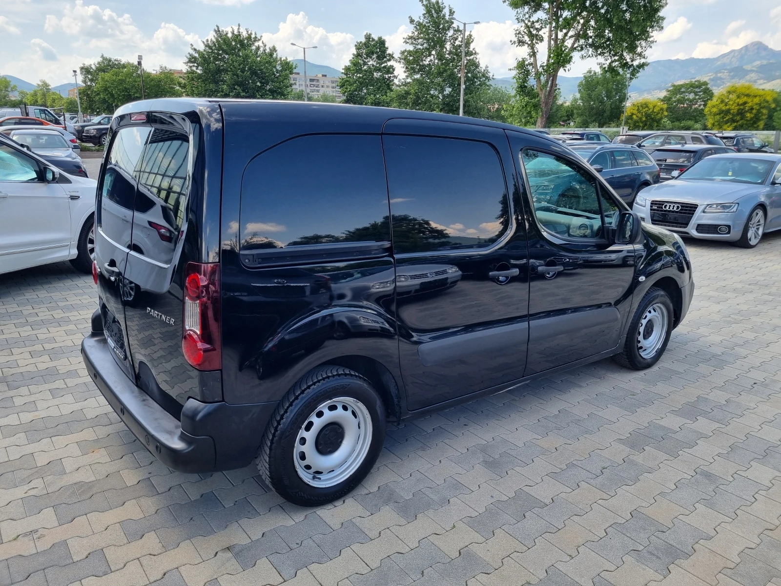 Citroen Berlingo 1.6HDi-2017г.EURO 6B* НАВИ, КАМЕРА, 2 СТРАНИЧНИ ВР - изображение 6