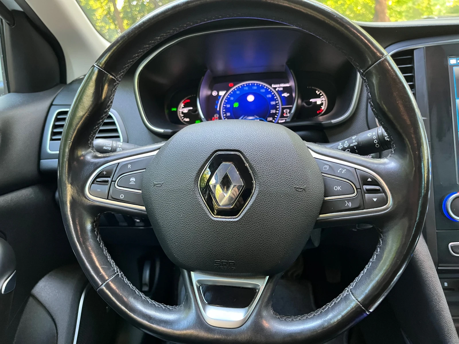 Renault Megane GrandTour/1.2TCe/EDC/LED/BOSE EDITION - изображение 10