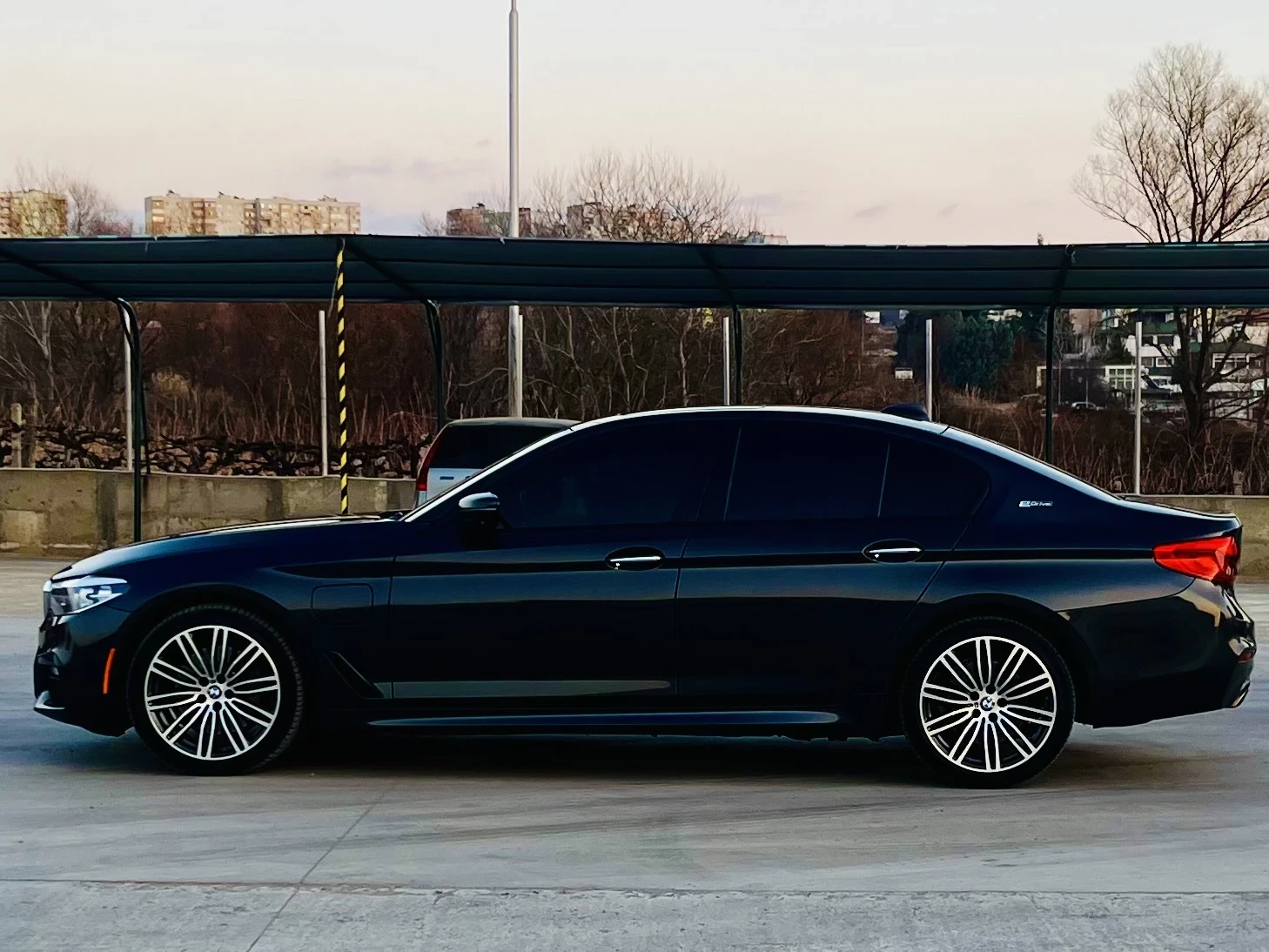 BMW 530E 530E/iPerformance/M-Pack/Distr/3D/M-Tock/360Cam/He | Mobile.bg   13