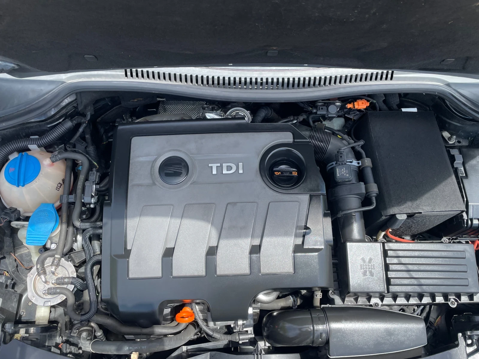 Seat Leon 1.6 TDI , 105коня, ЕВРО 5 - изображение 7