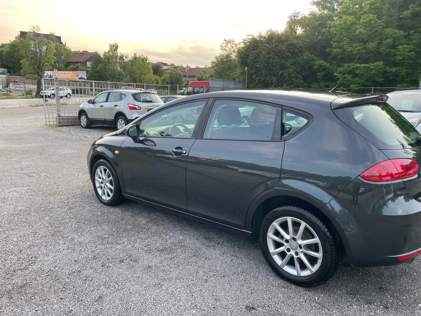 Seat Leon 1.6 TDI , 105коня, ЕВРО 5 - изображение 3