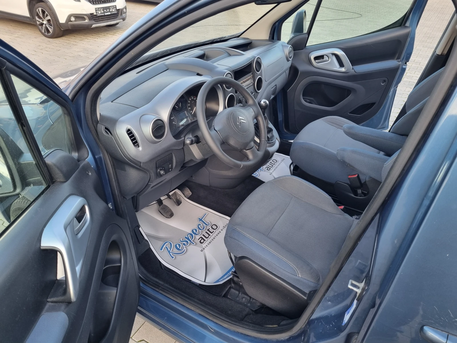 Citroen Berlingo 1.6i-90кс БЕНЗИН * 5 МЕСТА* ПАНОРАМА - изображение 7