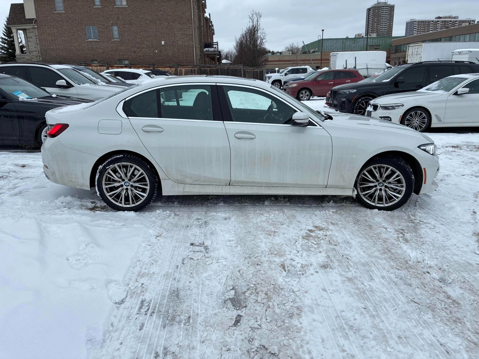 BMW 330 xDrive G20 * PANO * KEYLESS * ПОДГРЕВИ * CARFAX *  - изображение 3