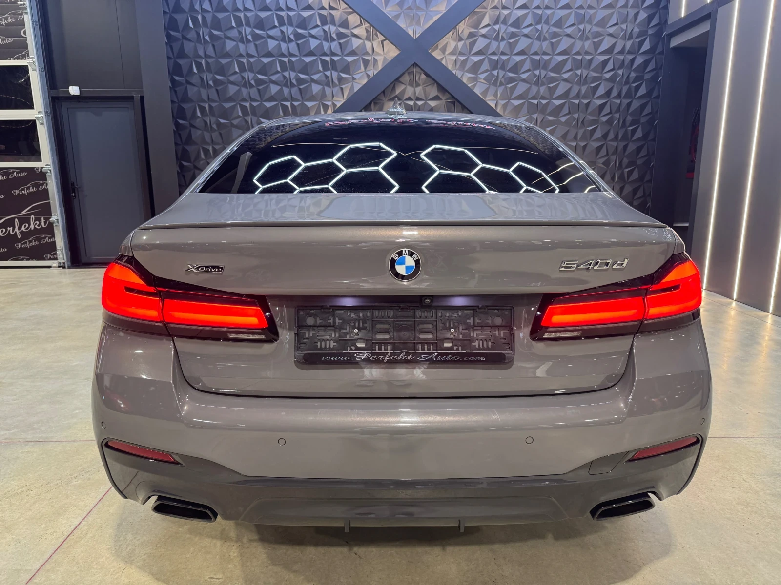 BMW 540 d xDrive * M PACKET * HARMAN/KARDON * HEAD UP *  - изображение 4