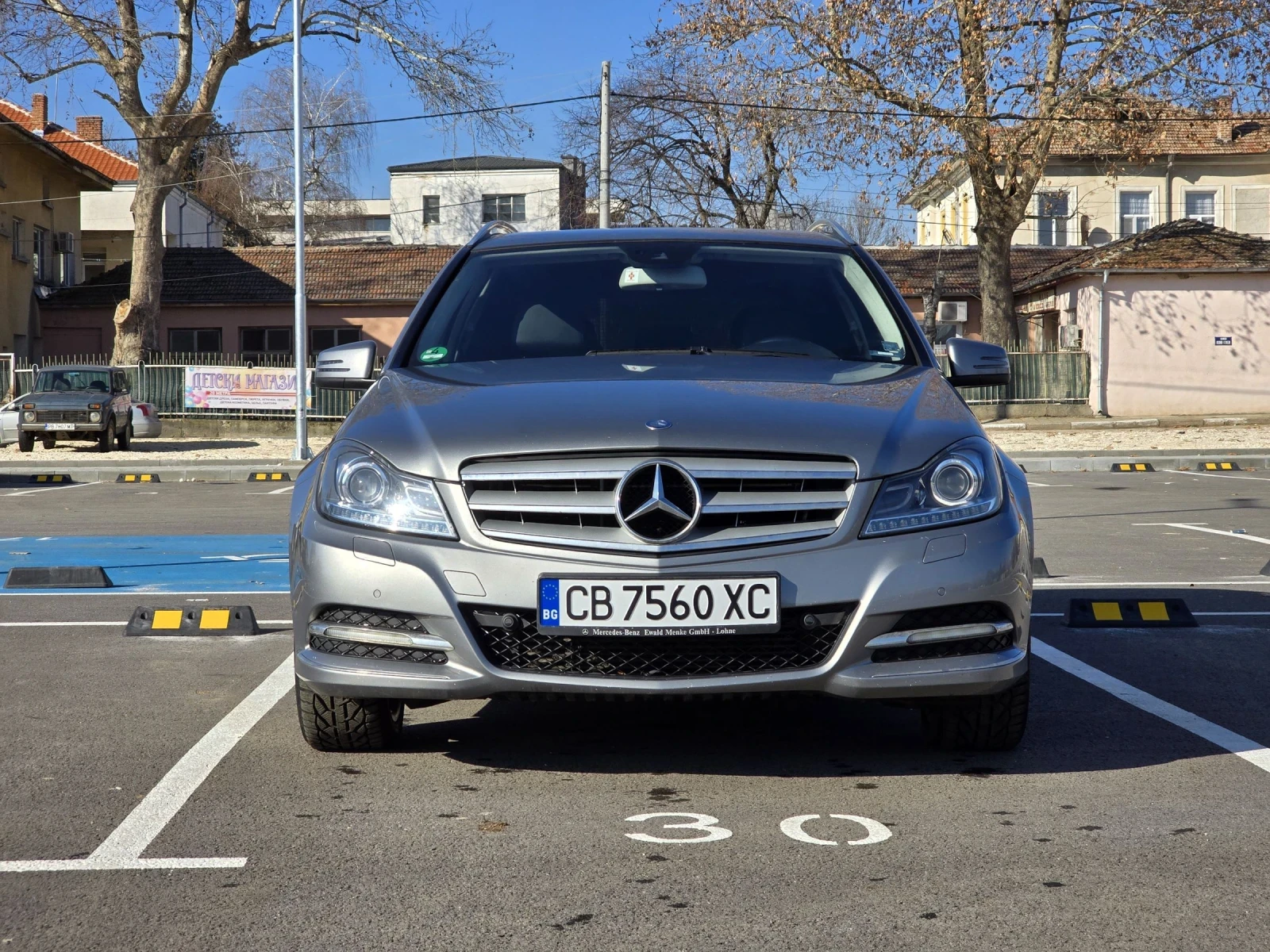 Mercedes-Benz C 220, снимка 2 - Автомобили и джипове - 53719304