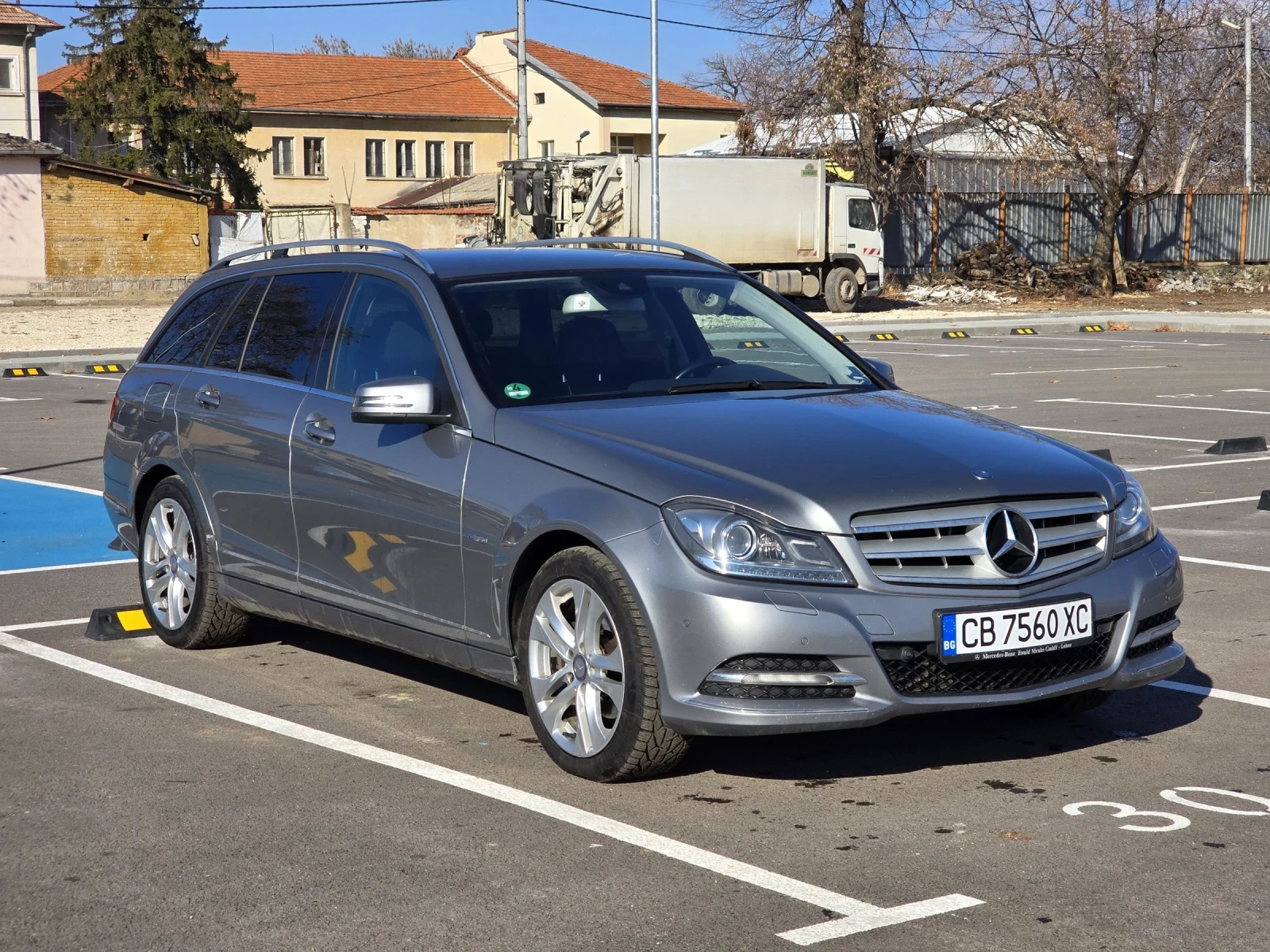 Mercedes-Benz C 220, снимка 3 - Автомобили и джипове - 53719304