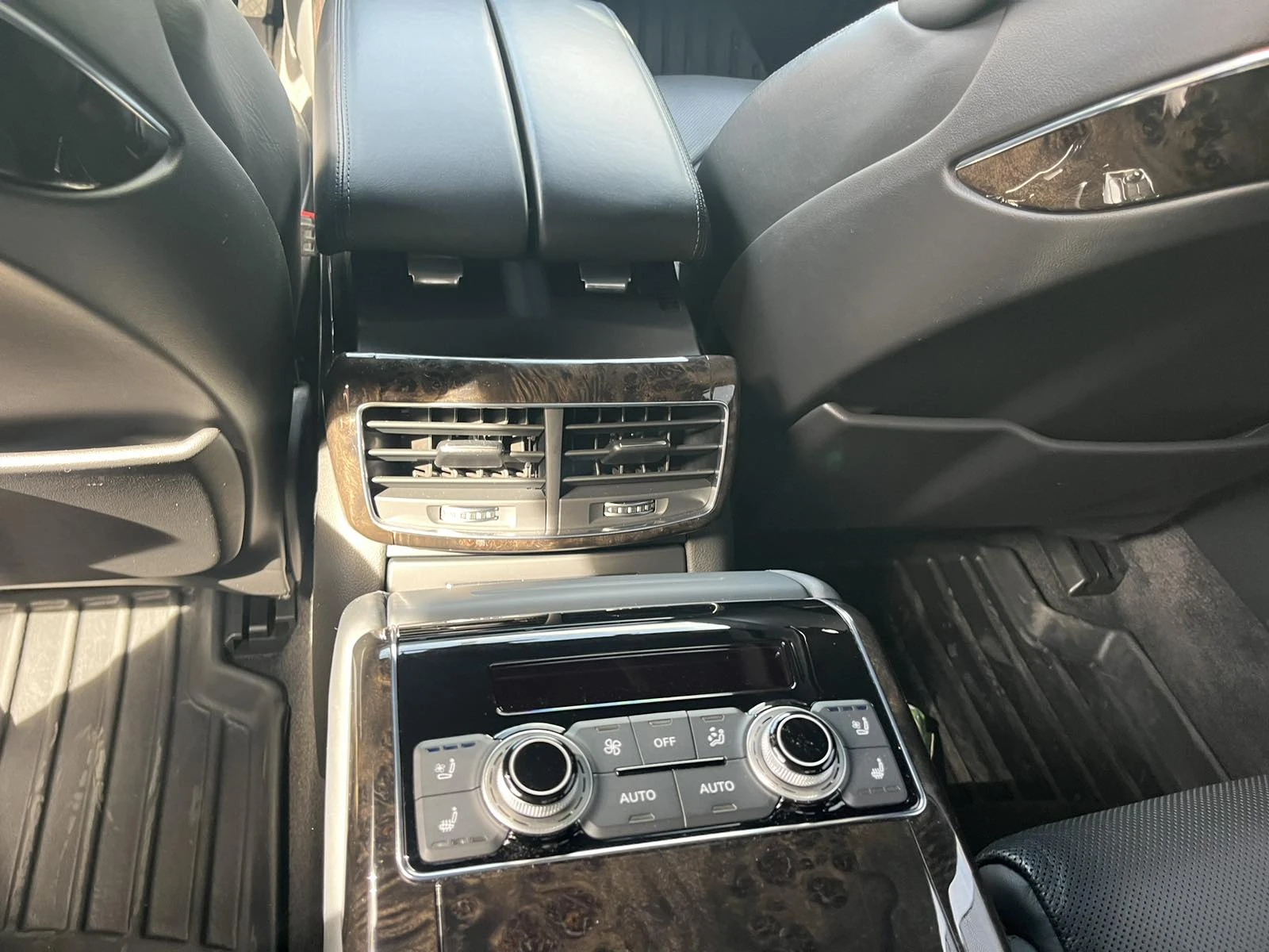 Audi A8 4.2 TDI Пълнa история в АУДИ, снимка 10 - Автомобили и джипове - 54377452