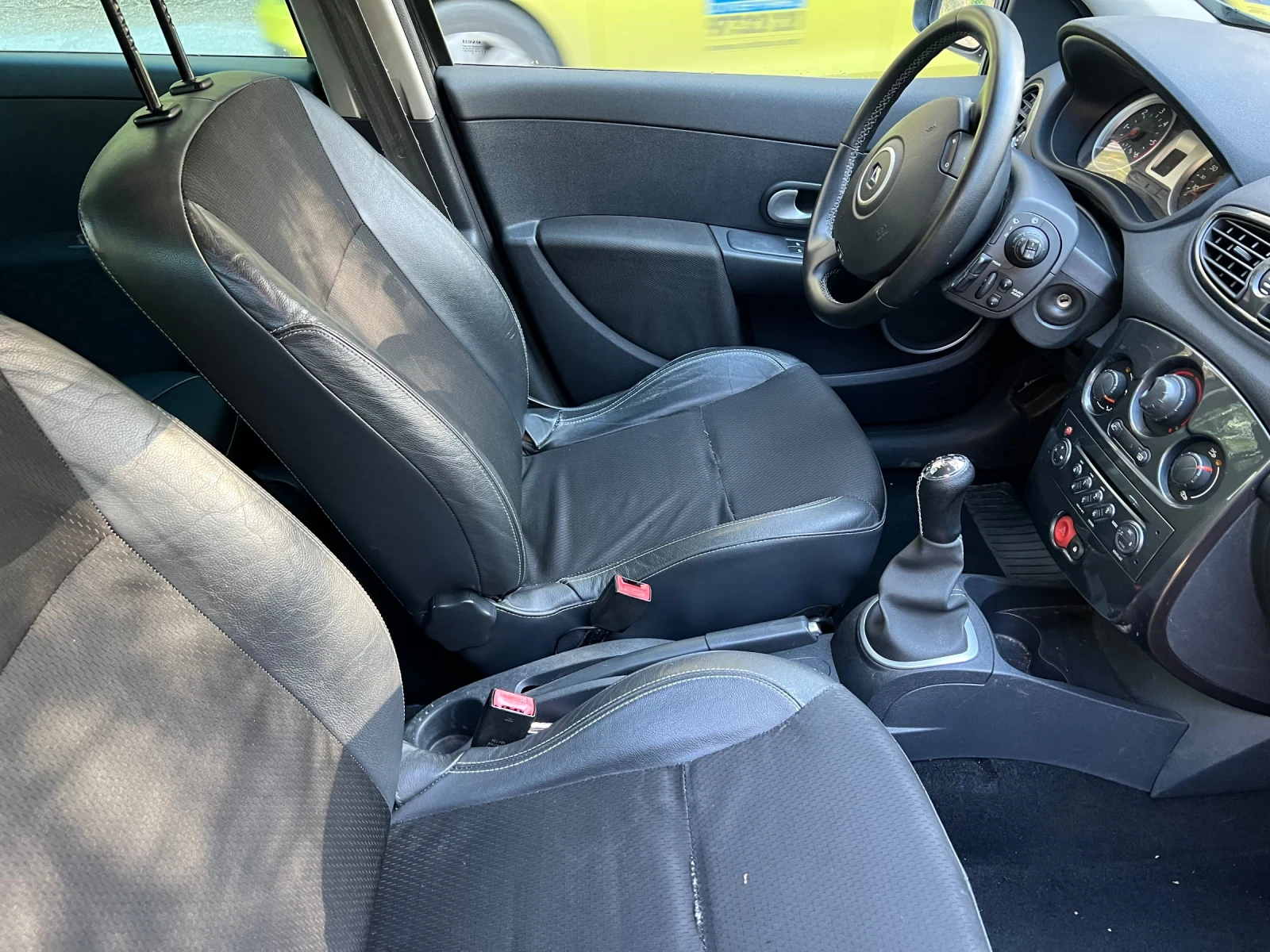 Renault Clio, снимка 9 - Автомобили и джипове - 54390064