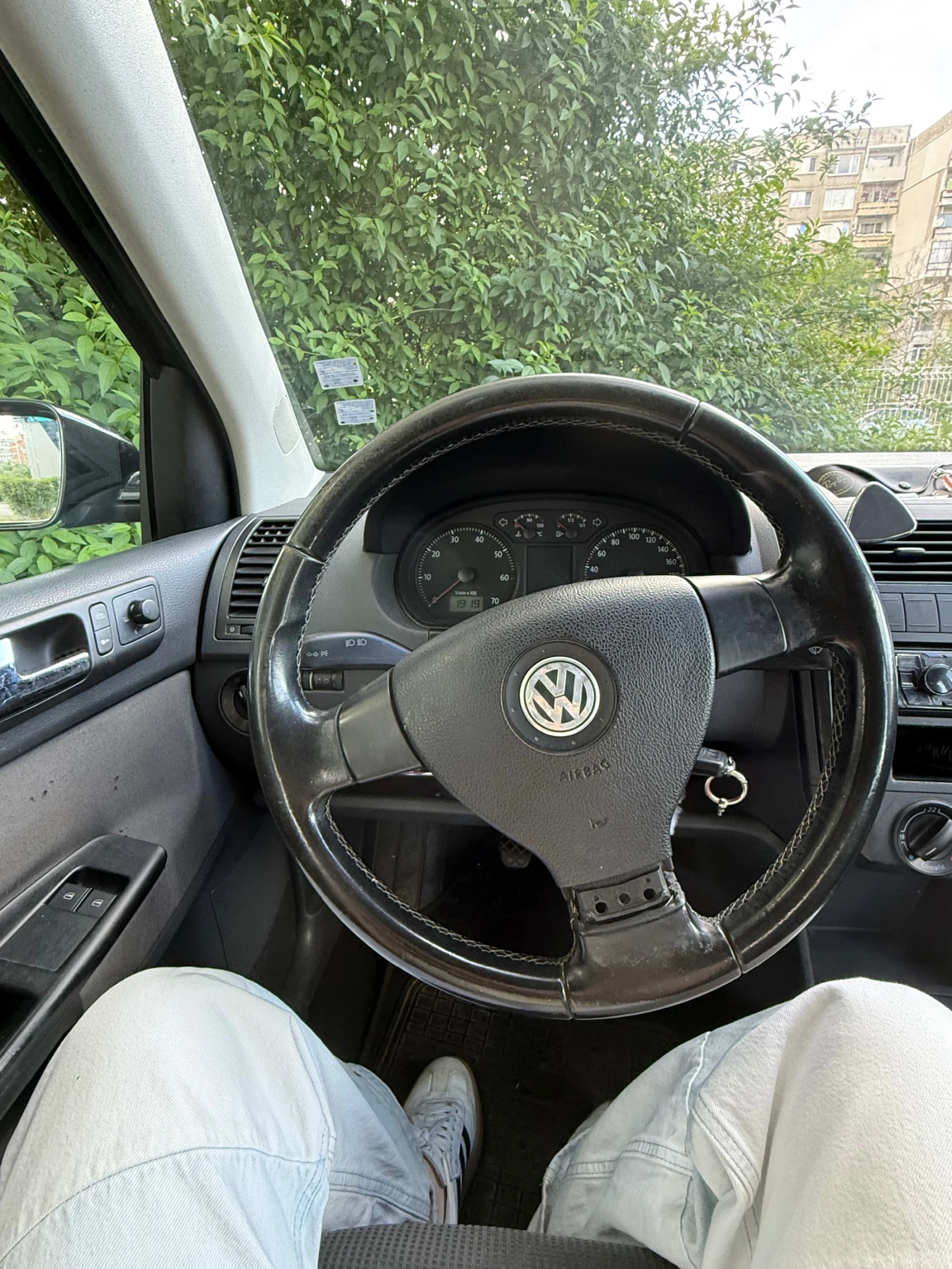 VW Polo, снимка 14 - Автомобили и джипове - 54693636