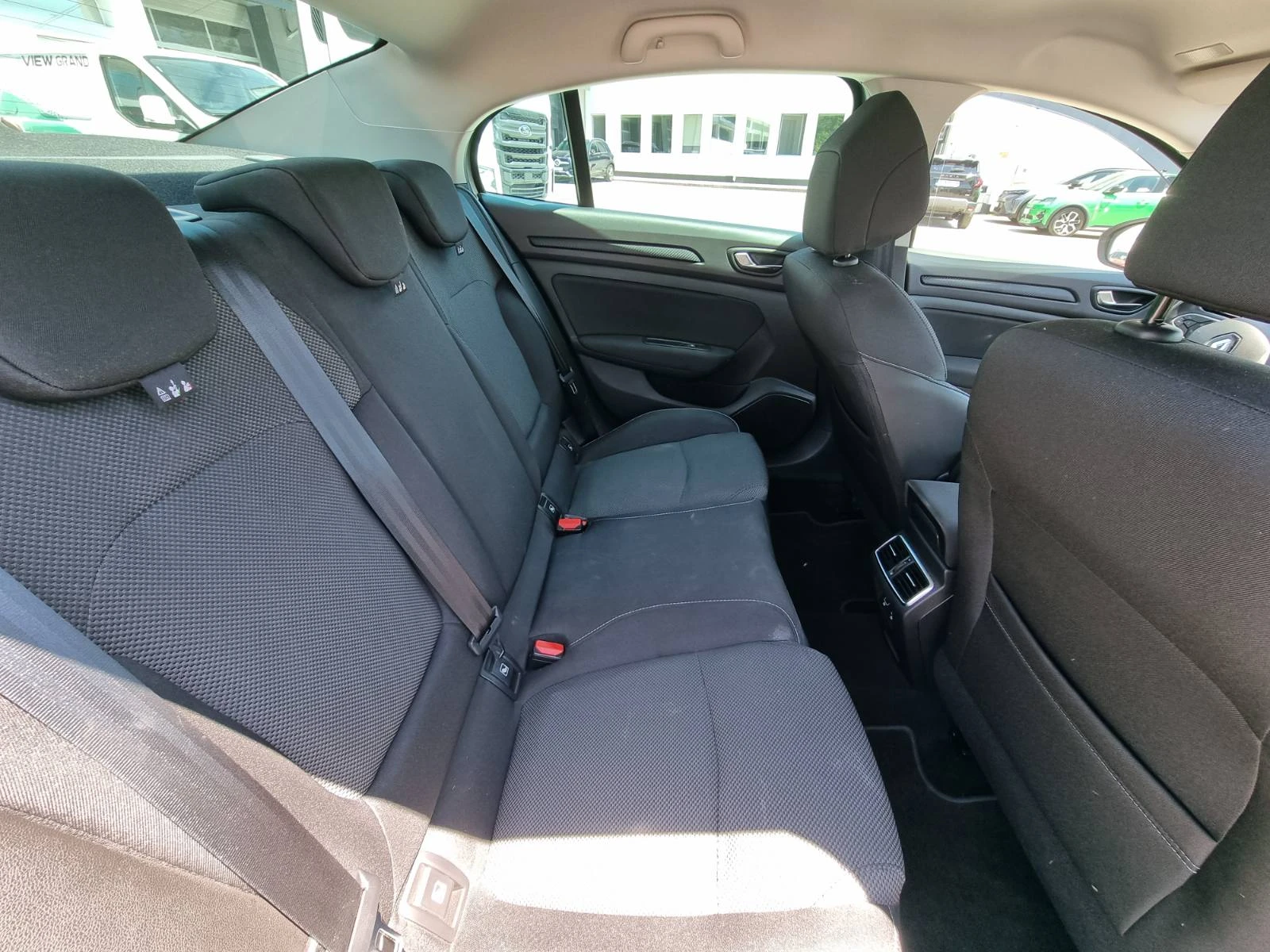 Renault Megane TCe 140 бензин BVM6, снимка 15 - Автомобили и джипове - 55223271