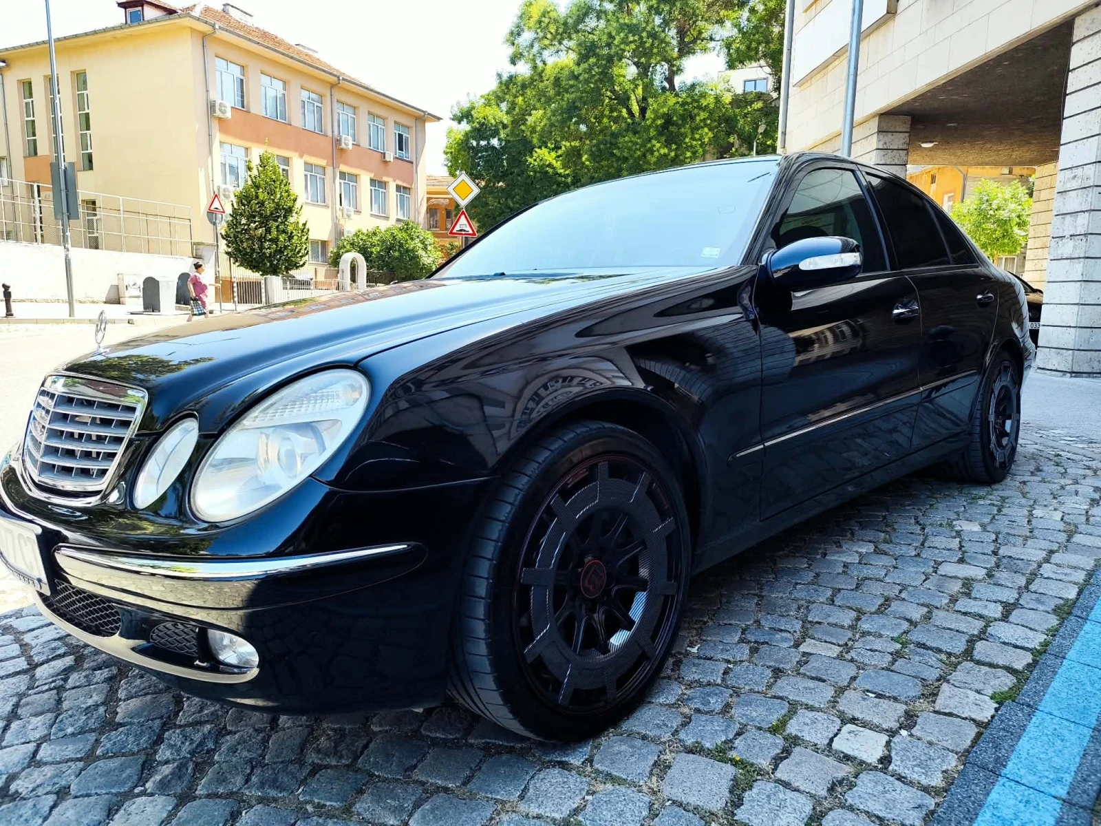 Mercedes-Benz E 500, снимка 4 - Автомобили и джипове - 55273109
