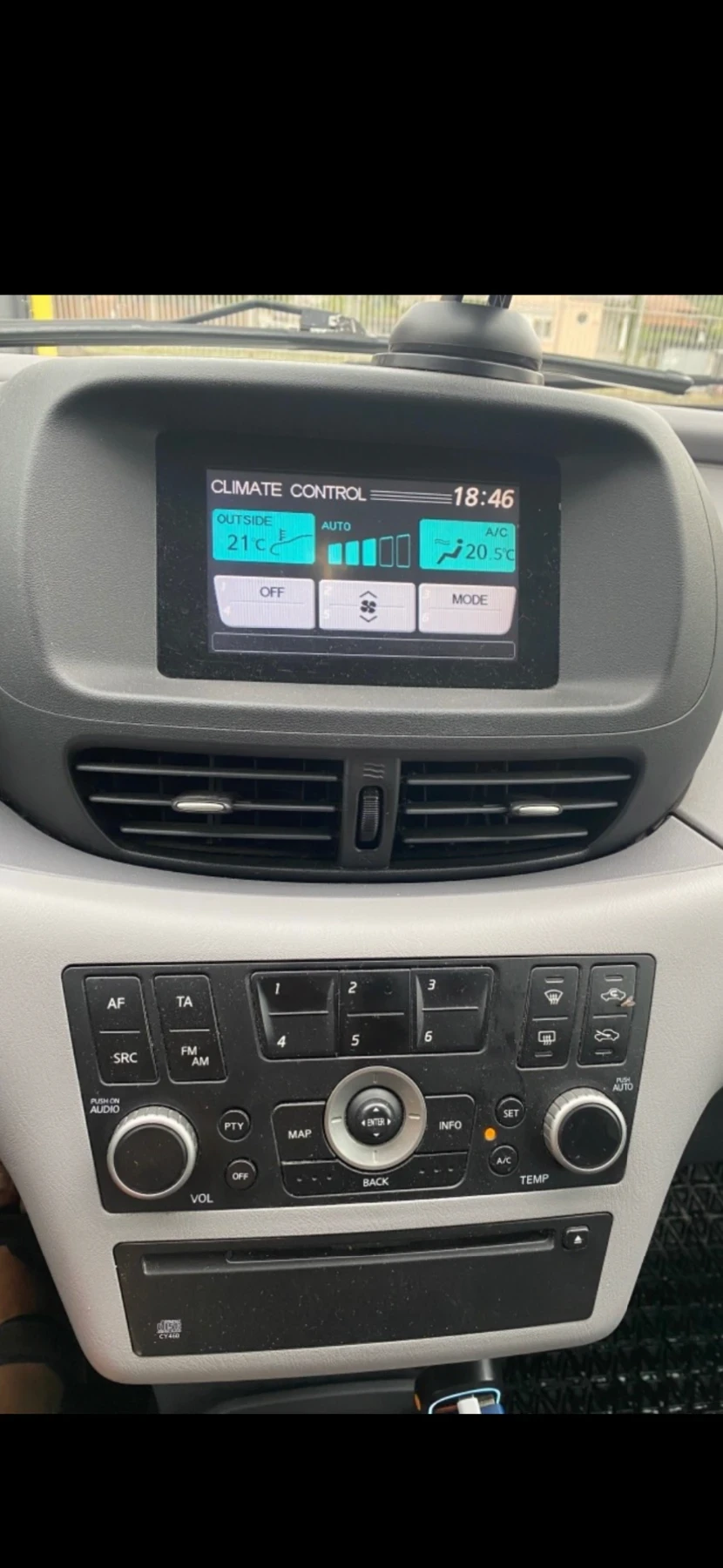 Nissan Almera tino 1.8i, Бензин, NAVI, Климатроник.Всичко платено!, снимка 8 - Автомобили и джипове - 55624657