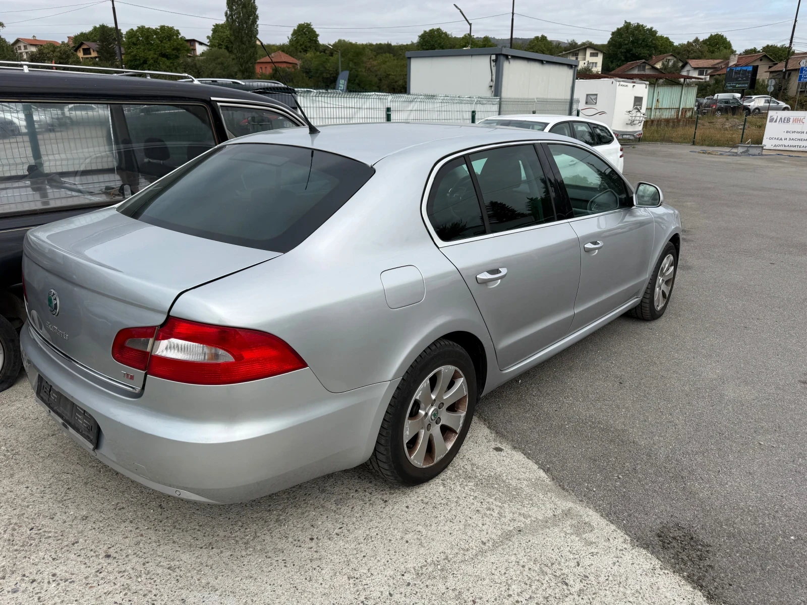 Skoda Superb 2.0Tdi DSG 170кс CBBB, снимка 6 - Автомобили и джипове - 56081133
