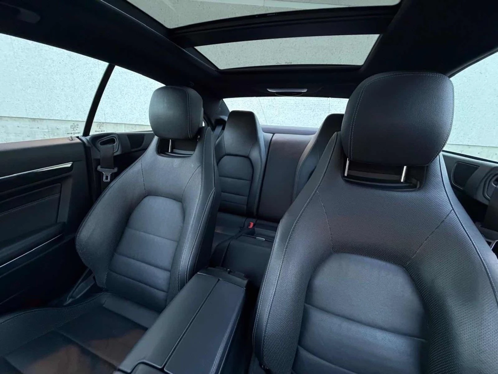 Mercedes-Benz E 400 * PANO* HARMAN KARDON* Цена до България & АвтоКред, снимка 9 - Автомобили и джипове - 56254548