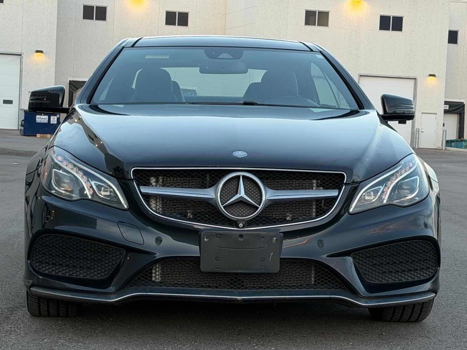 Mercedes-Benz E 400 * PANO* HARMAN KARDON* Цена до България & АвтоКред, снимка 2 - Автомобили и джипове - 56254548