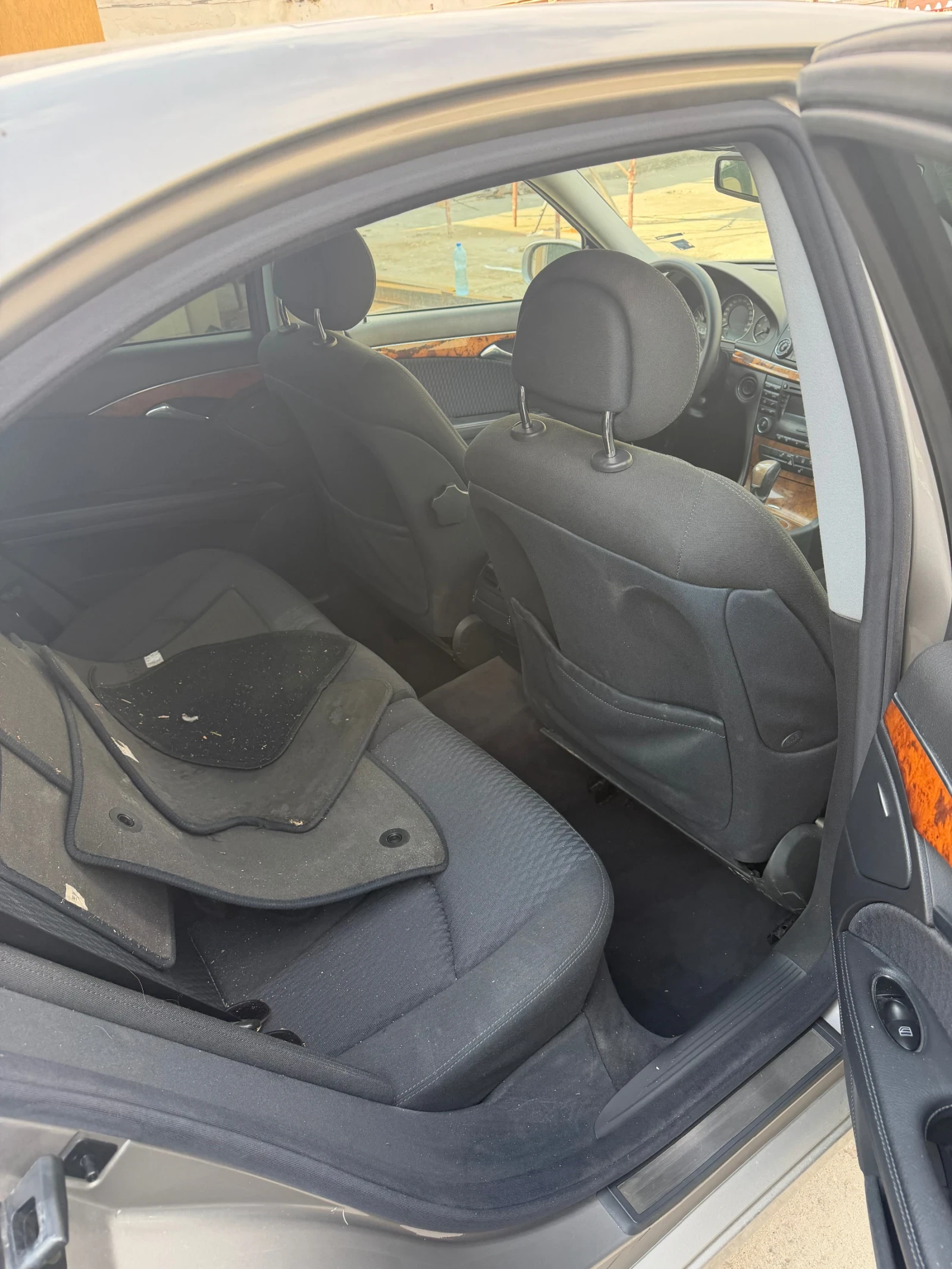 Mercedes-Benz E 220, снимка 5 - Автомобили и джипове - 56614395
