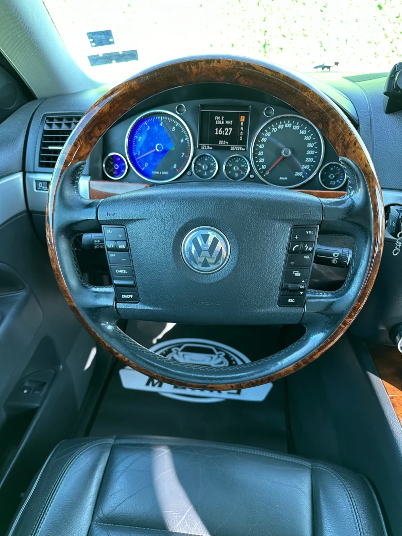 VW Touareg 3.2   220кс  LPG, снимка 17 - Автомобили и джипове - 47426986