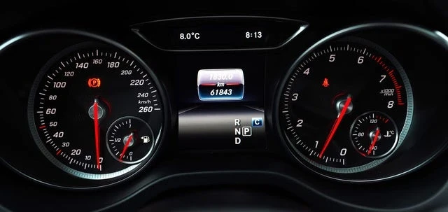 Mercedes-Benz GLA 250 4MATIC Авто Кредит ЦЕНА ДО БГ , снимка 8 - Автомобили и джипове - 53966741