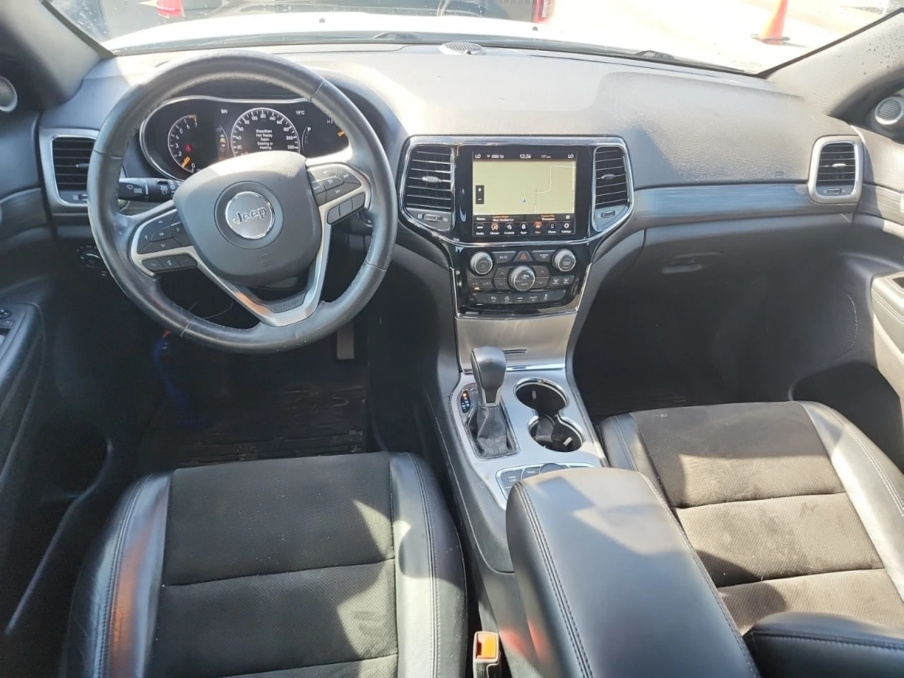 Jeep Grand cherokee * АВТО КРЕДИТ* ЦЕНА ДО БГ * СЕРВИЗНА ИСТОРИЯ *  - изображение 10