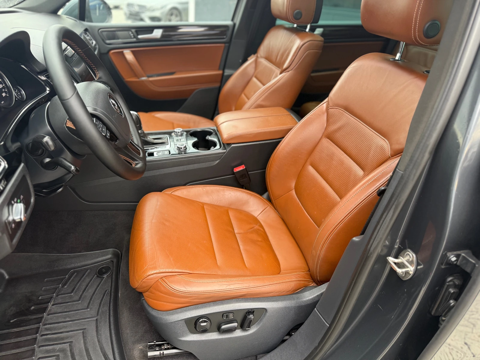 VW Touareg 3.0TDI 245 ks Highline 4 Motion Собствен лизинг  - изображение 9